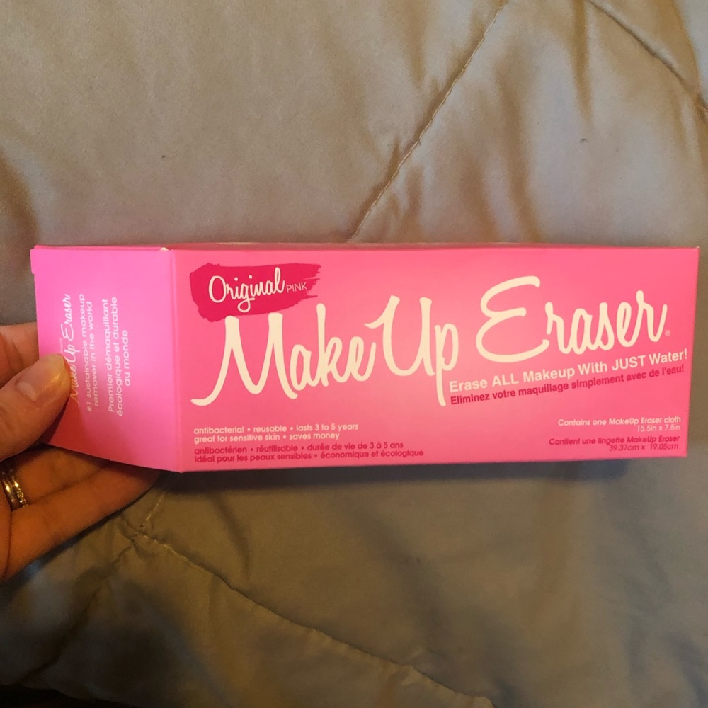 Makeup eraser towel